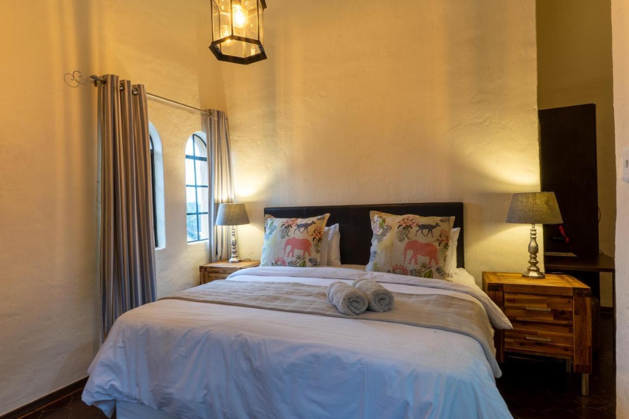 Airport Tower Lodge Kempton Park Bagian luar foto