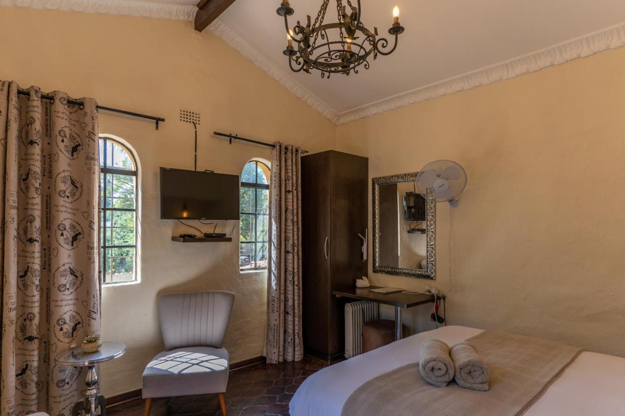 Airport Tower Lodge Kempton Park Bagian luar foto