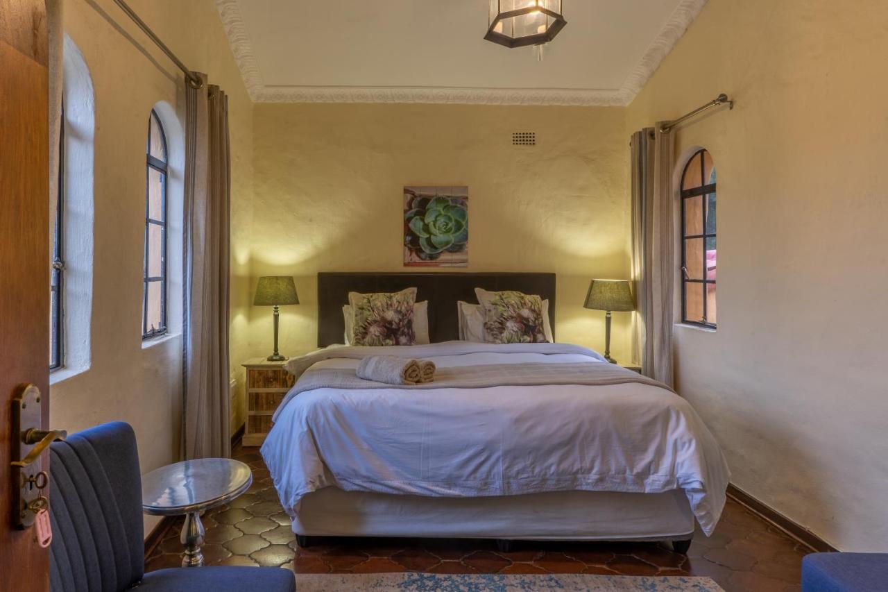 Airport Tower Lodge Kempton Park Bagian luar foto