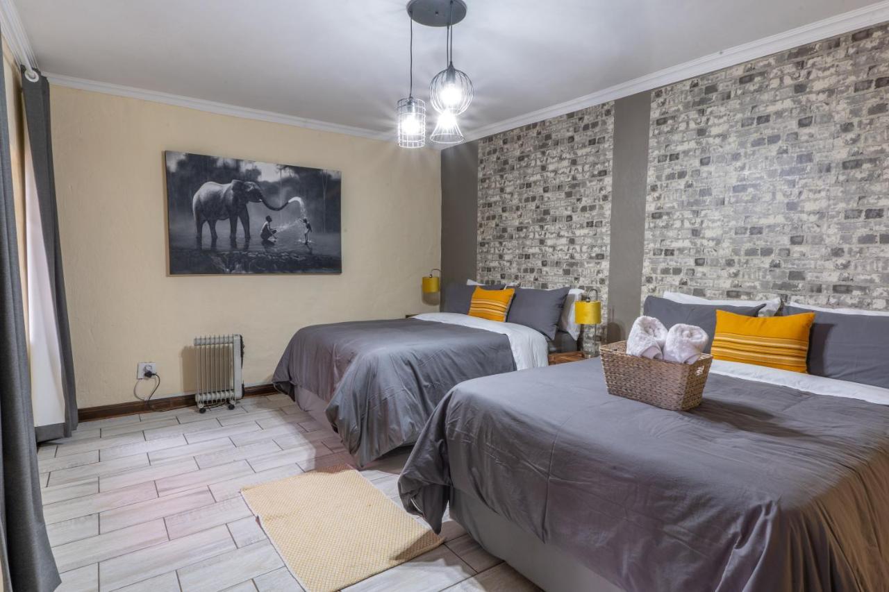 Airport Tower Lodge Kempton Park Bagian luar foto