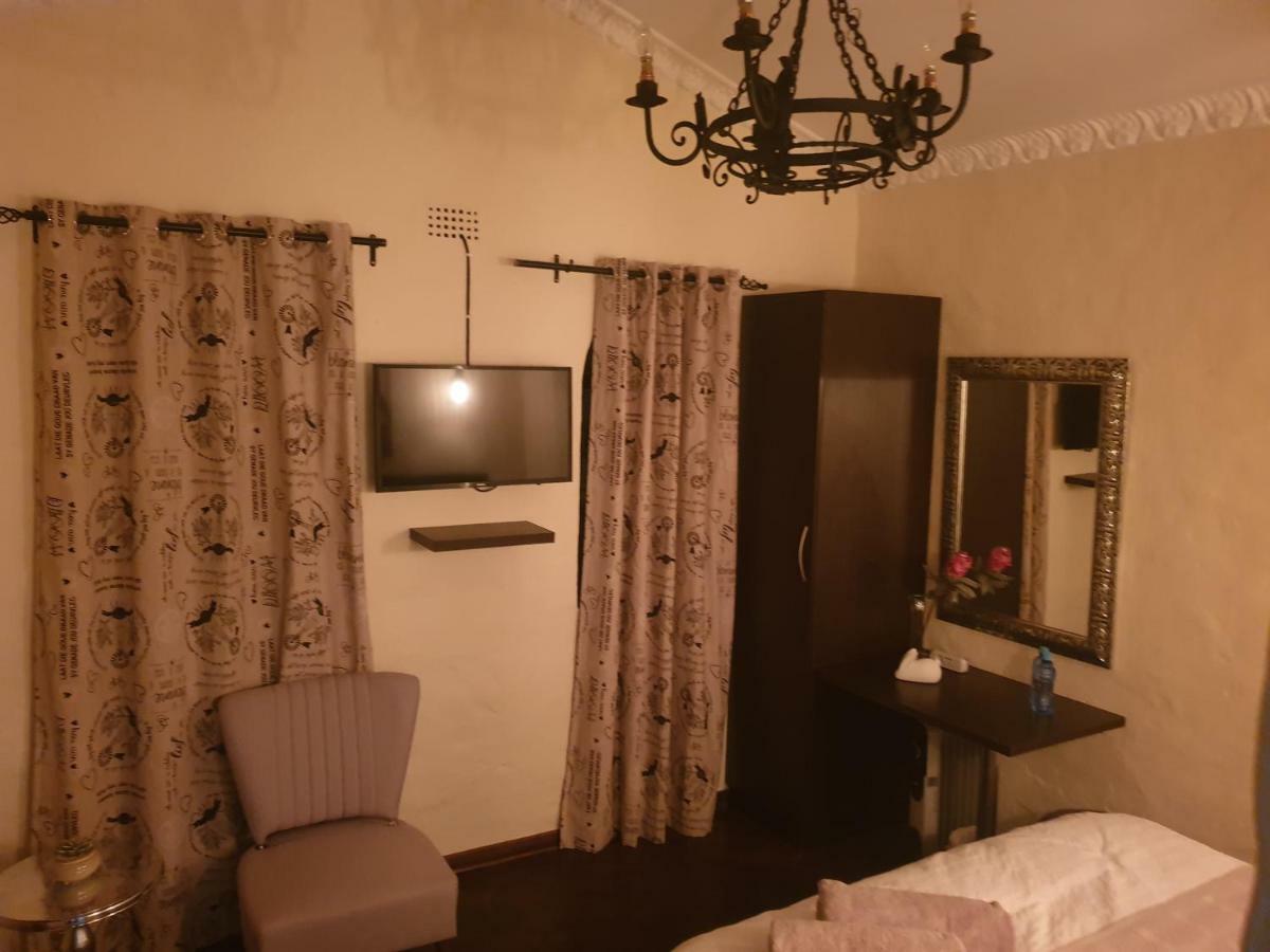 Airport Tower Lodge Kempton Park Bagian luar foto