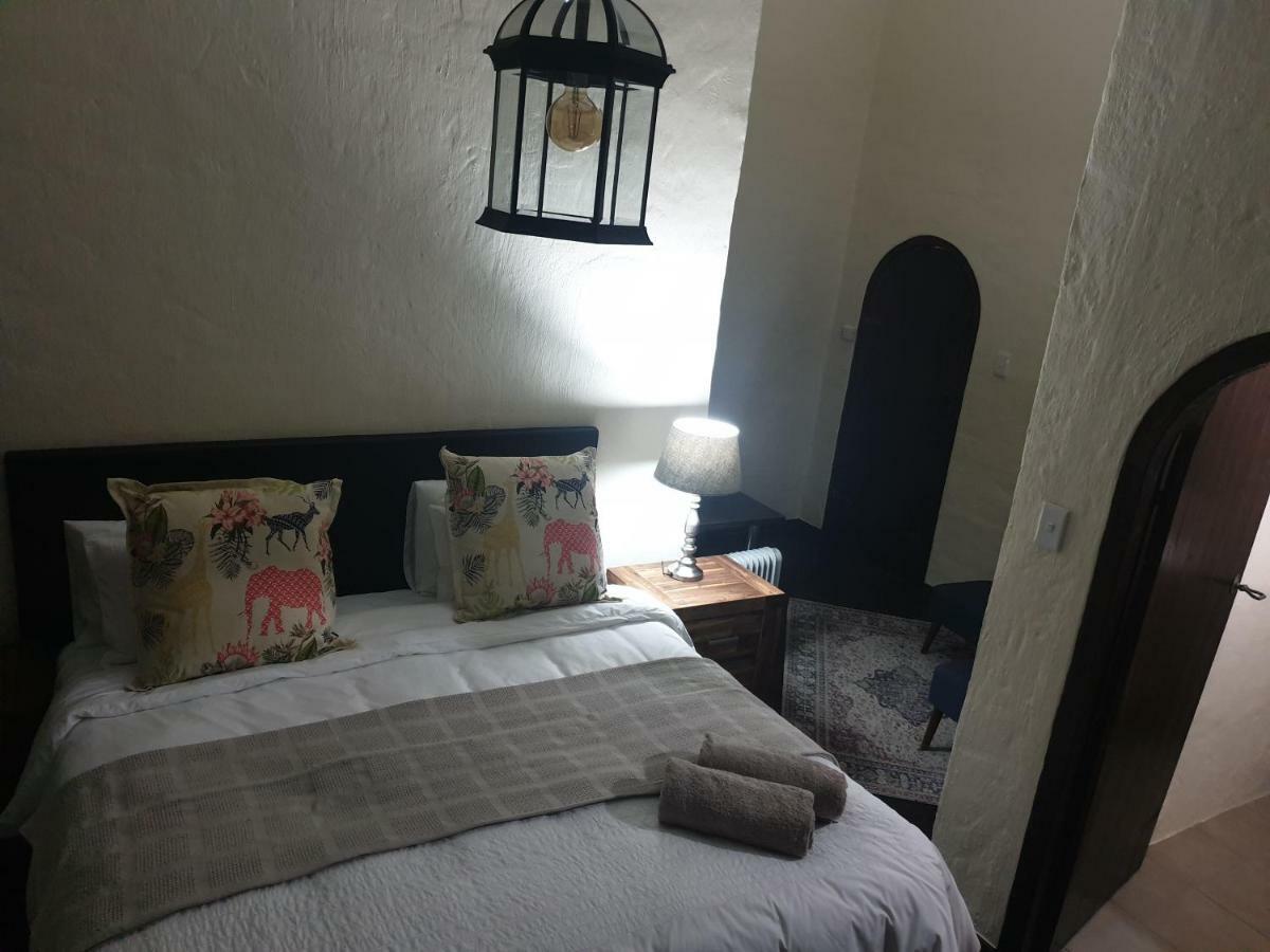 Airport Tower Lodge Kempton Park Bagian luar foto