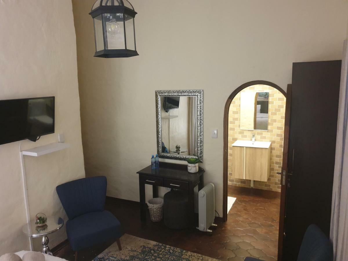 Airport Tower Lodge Kempton Park Bagian luar foto