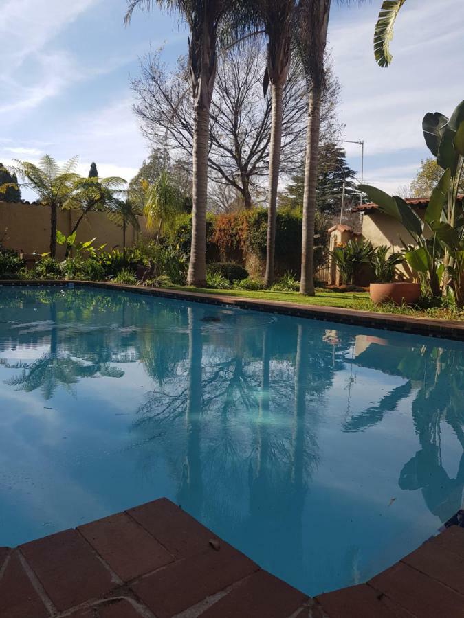 Airport Tower Lodge Kempton Park Bagian luar foto
