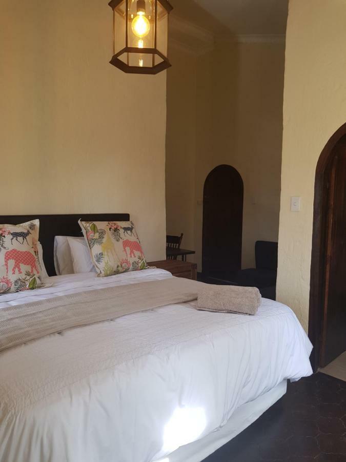 Airport Tower Lodge Kempton Park Bagian luar foto