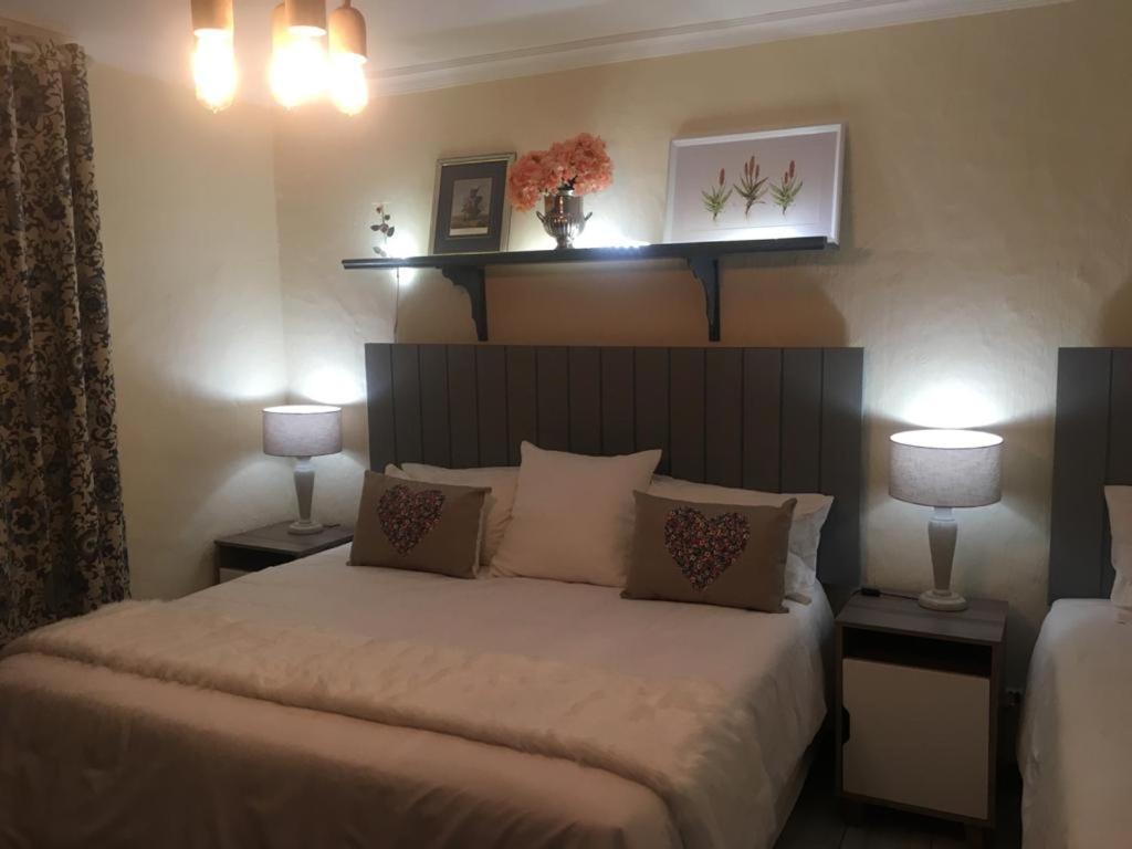 Airport Tower Lodge Kempton Park Bagian luar foto